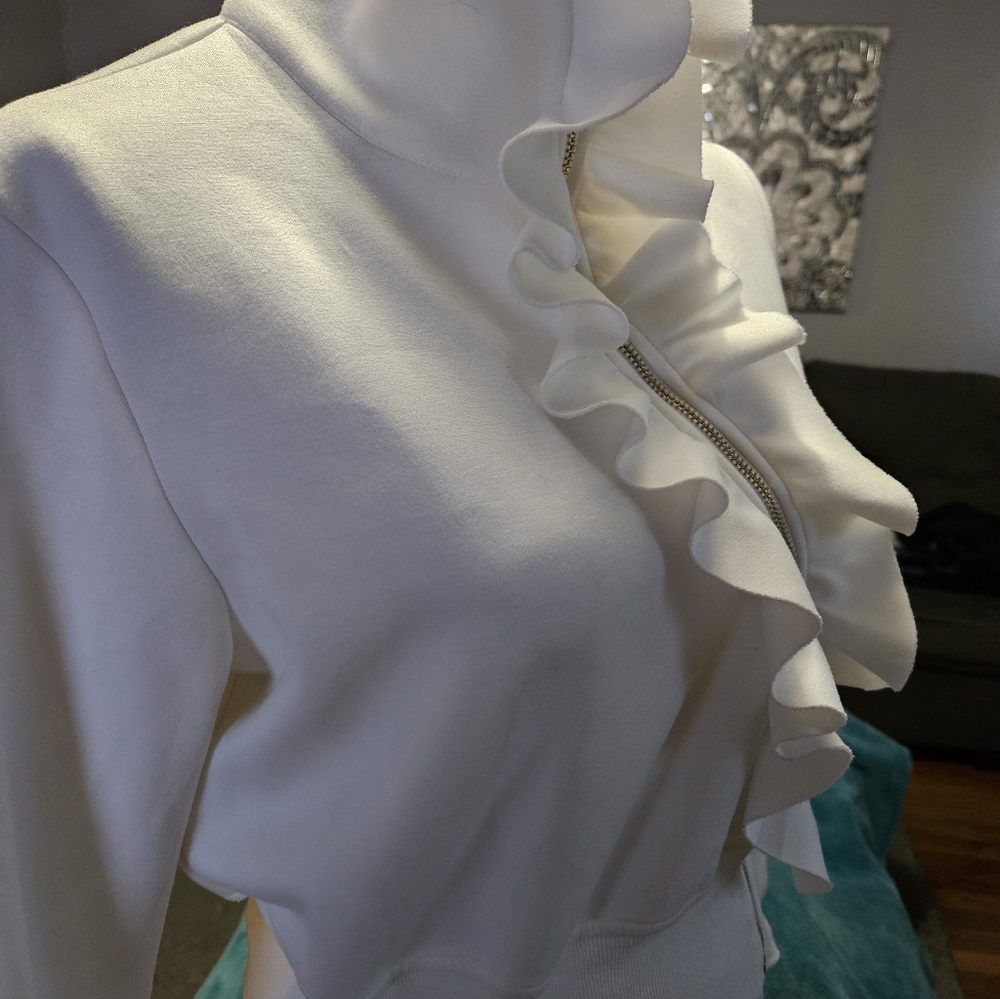 Gracia Ivory Ruffled Zip-Up Jacket - Picture 3 of 7